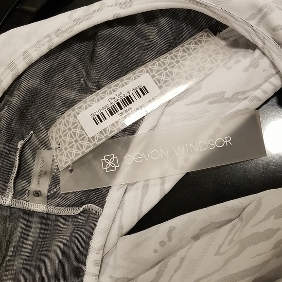 💕DEVON WINDSOR💕 Workout Set Ellie Top + Sophia Leggings ~ Blanco White S NWT - Picture 12 of 15